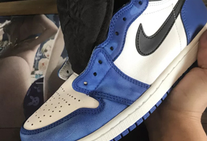 AJ1小闪电怎么改成联名闪电 AJ1“Game Royal”改成藤原浩闪电教程