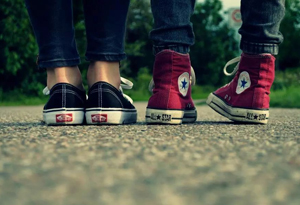 Converse和VANS哪个好 Converse和VANS哪个厉害